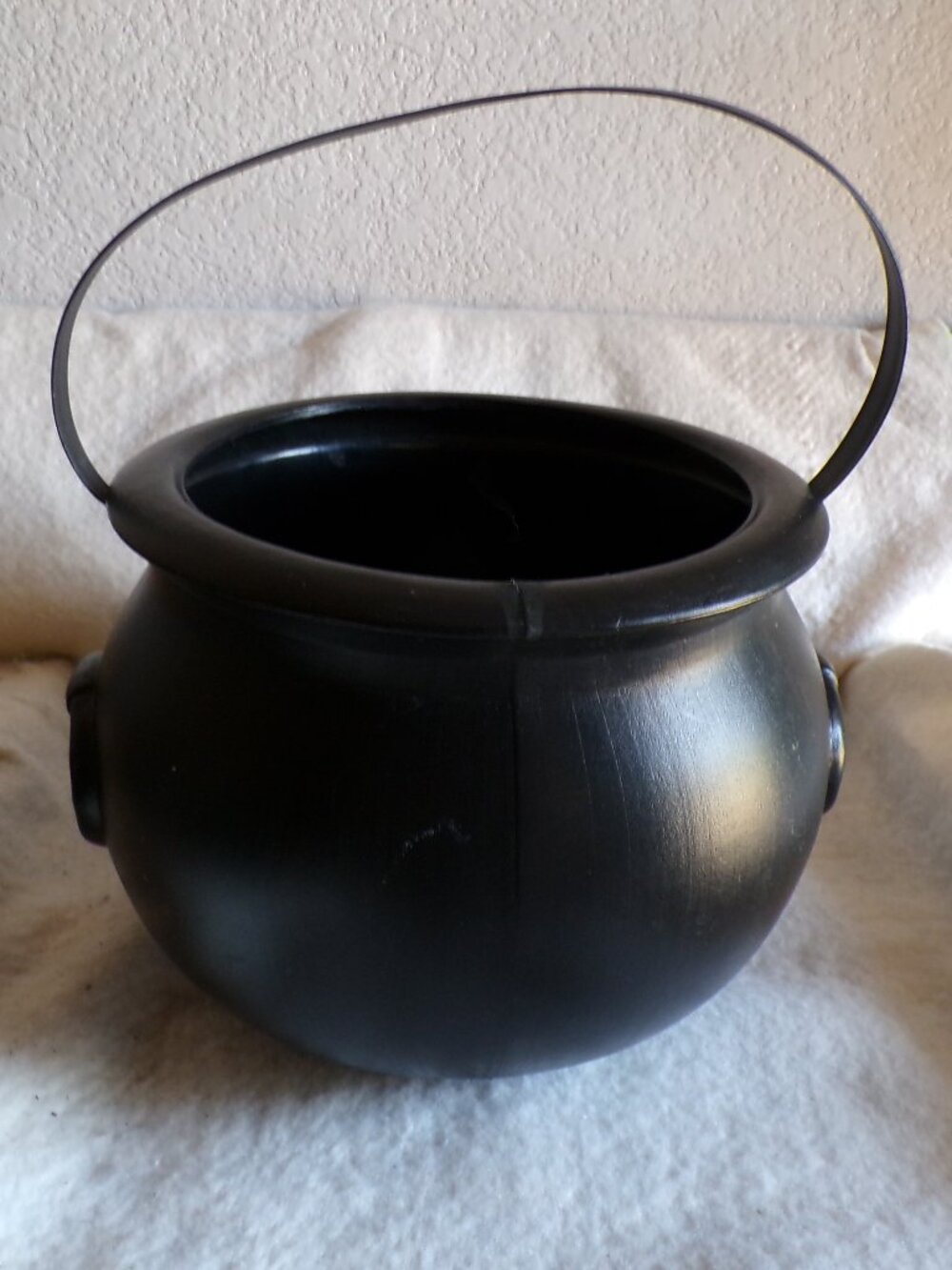 Union Product Blow Mold Black Cauldron 1987 Halloween